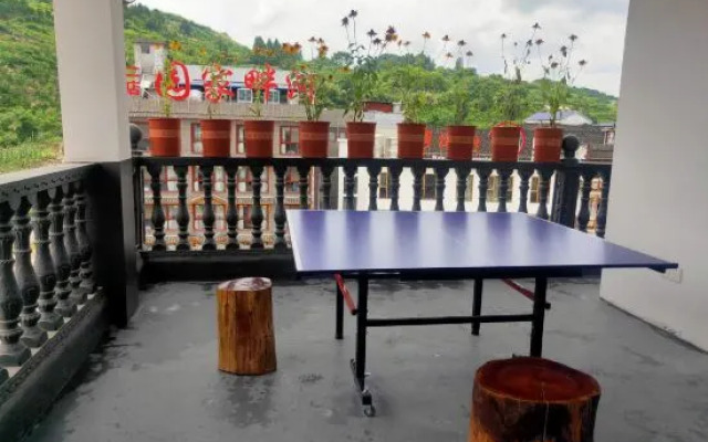 the Countryside Waterfall Homestay