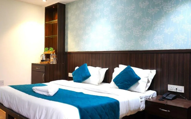 Qotel Hotel Rajouri Garden