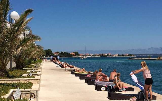 Modern Apartment Arena Near the Beach Jaz