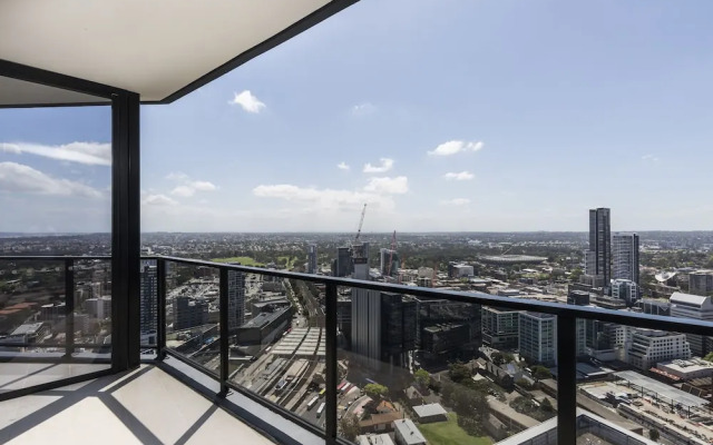 Panoramic Views, AMAZING Location Brand New!!