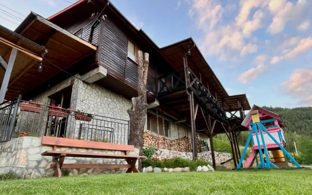 Planinski Polah House