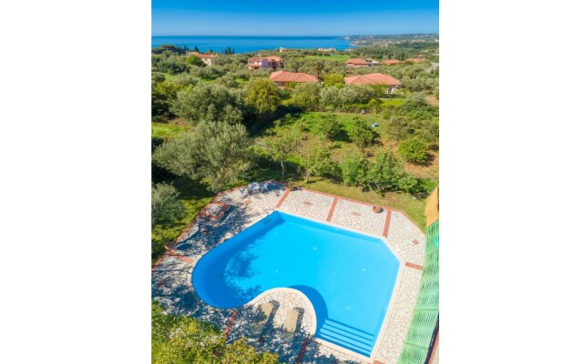 Villa Russa Dionisis Large Private Pool Walk to Beach Sea Views Wifi Car Not Required - 2017