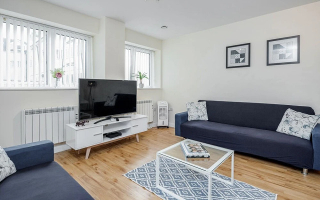 MPL Apartments - Queens Broadway F3