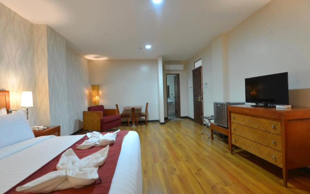 Royal Suites Condotel