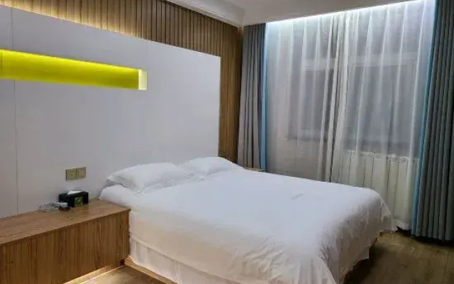 Fuyang romantic holiday hotel