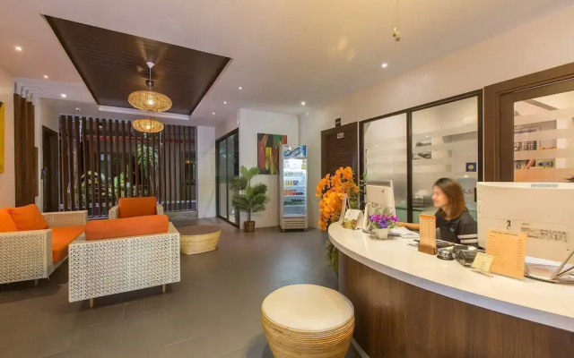 Emerald 412a - Studio With Balcony and Shared Pool
