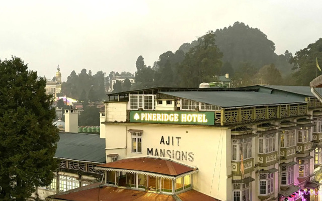 Pineridge Hotel