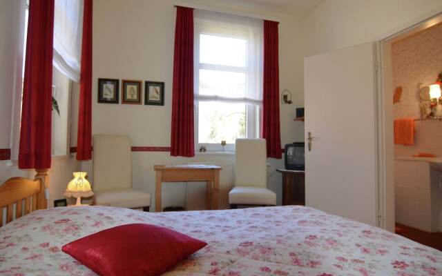 Bright Apartment in Wildemann near Town Center