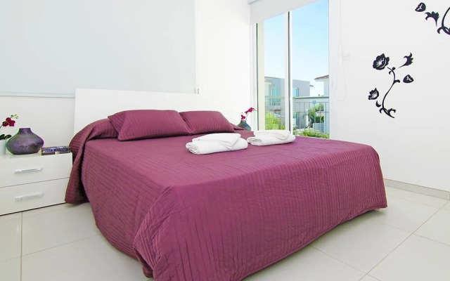 Paloma Paralimni in Paralimni
