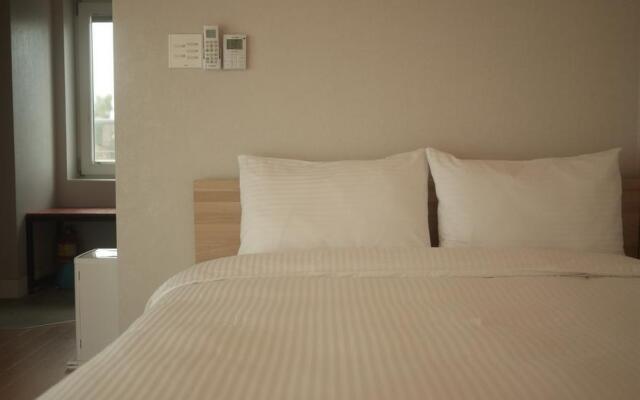 Eridu Cafe n Beds