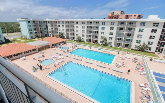 Sea Coast Gardens III 507