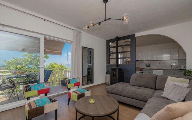 Nice Home in Makarska With Wifi and 2 Bedrooms