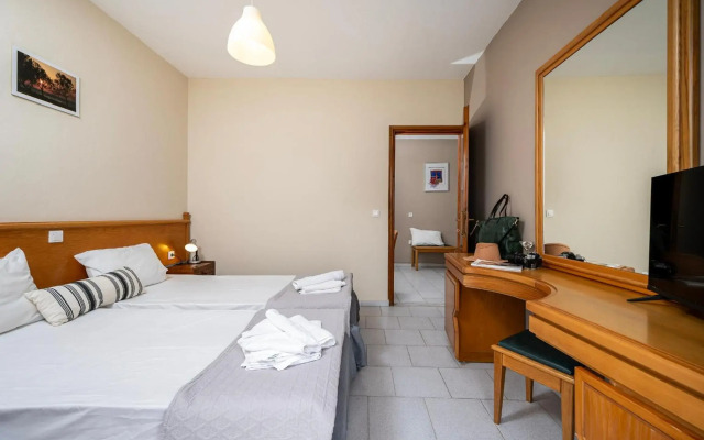 Manias Apartments