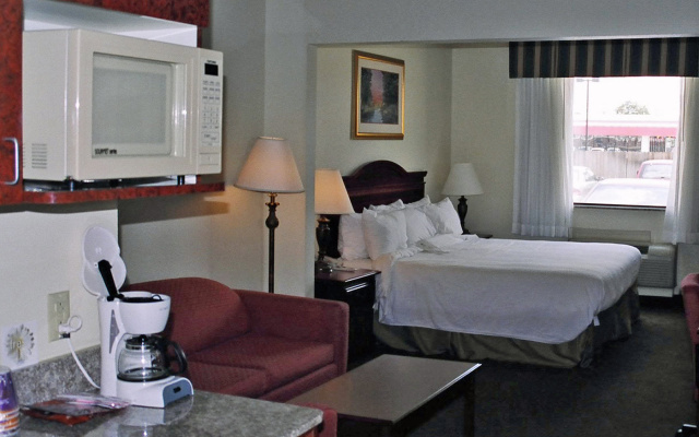 Holiday Inn Express and Suites Greenville by IHG