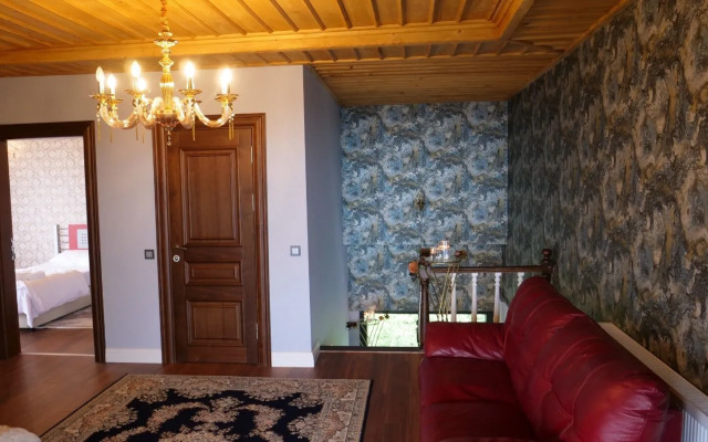 Poison Garden Suite & SPA