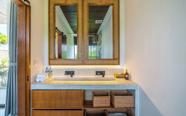 Villa Bedawang - 4BR Villa Seminyak