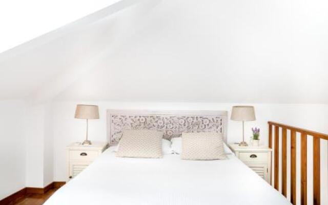 Pateo Santo Estevao-Self Catering Apartments