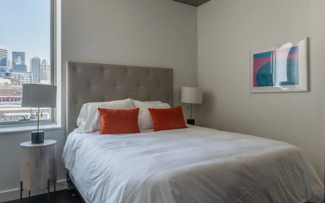 Luxury Apartment With Private Office & Terrace