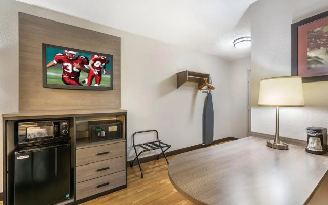 Red Roof Inn Erie – I-90