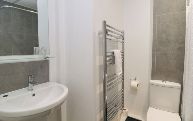 Harcombe House Rooms - First Floor Double