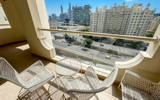 Upgraded 2BR Apartment at the Beach