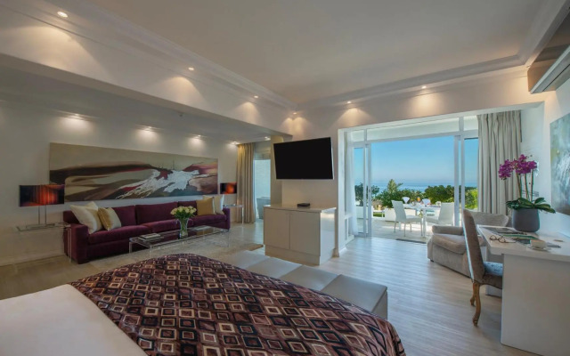 The Clarendon - Bantry Bay