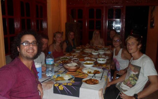 Thisal Guest House