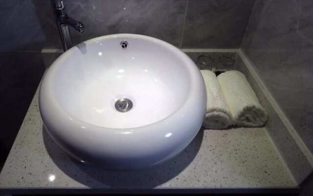 Luoyang Comfort Boutique Hotel