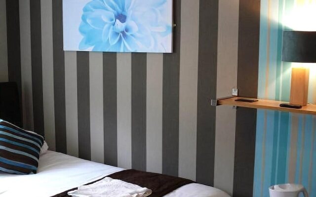 Delovely Hotel