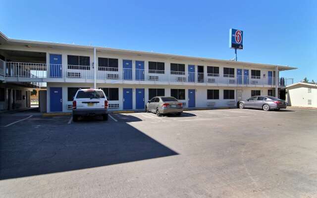 Motel 6 Carlsbad, NM