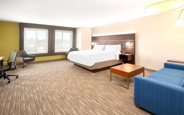 Holiday Inn Express & Suites Marysville, an IHG Hotel