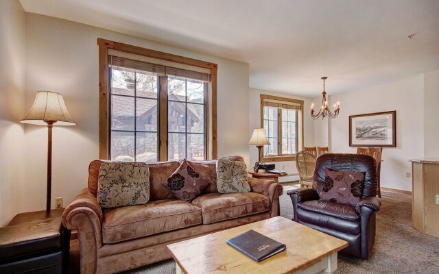 8452 Dakota Lodge 2 Bedroom Condo by RedAwning