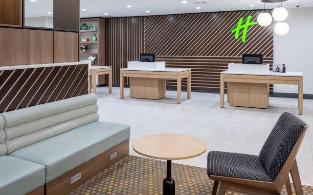 Holiday Inn Long Island-Islip Arpt East by IHG