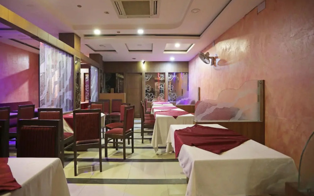 OYO 11061 Hotel Awesome