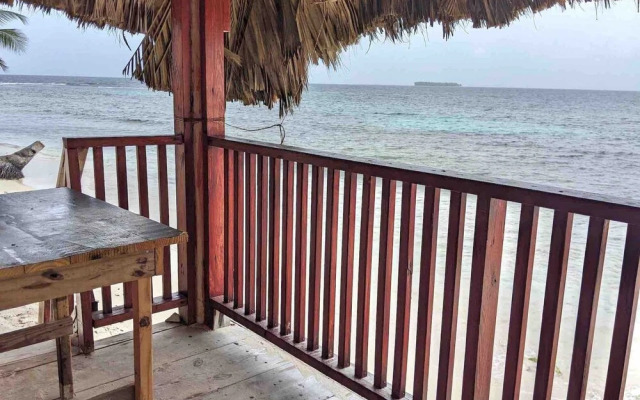 Cabins on paradise San Blas island