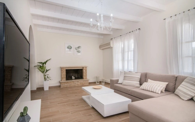 Pnoé Villa