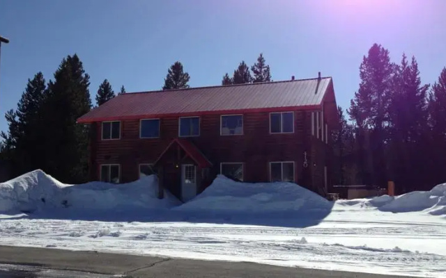 Sportsmans Cabin