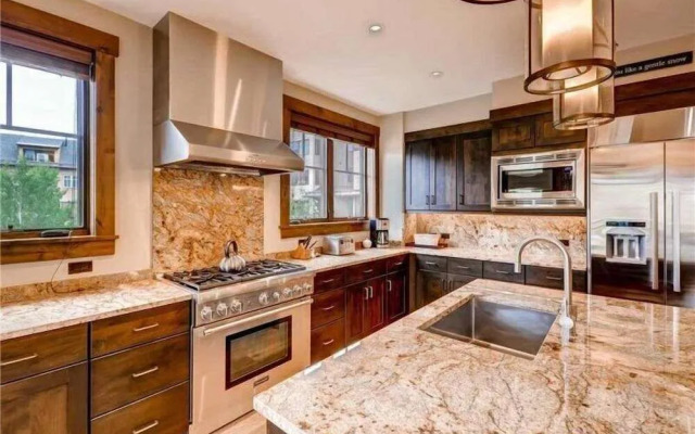 Breck Water House 6111