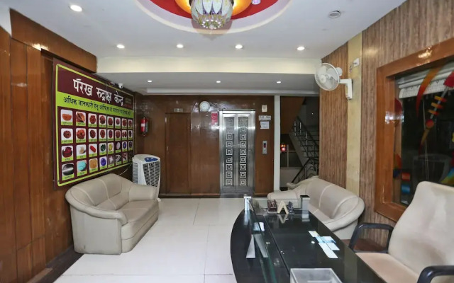 OYO 18870 Hotel Lajja Palace