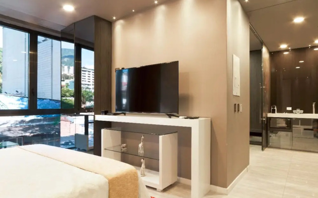 Ultra Luxury 2 Bed Loft in Lleras
