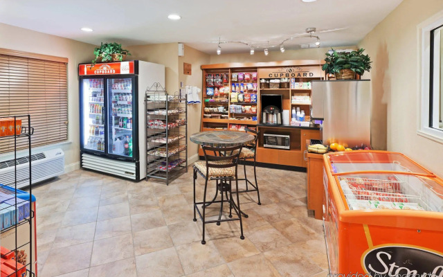 Candlewood Suites Market Center by IHG