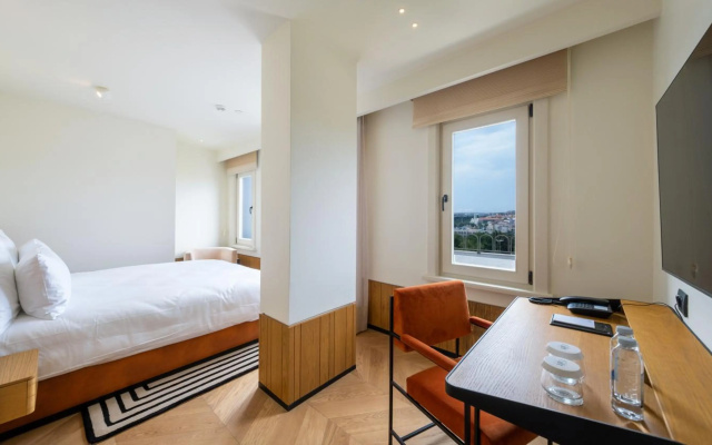 The Gift Hotel - Image 4