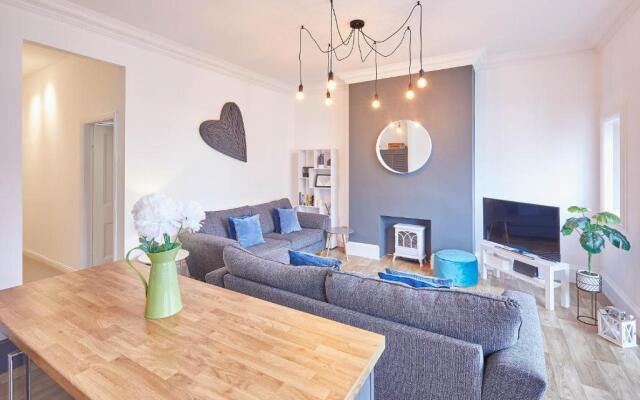 Host & Stay - The Lookout @ Scarborough