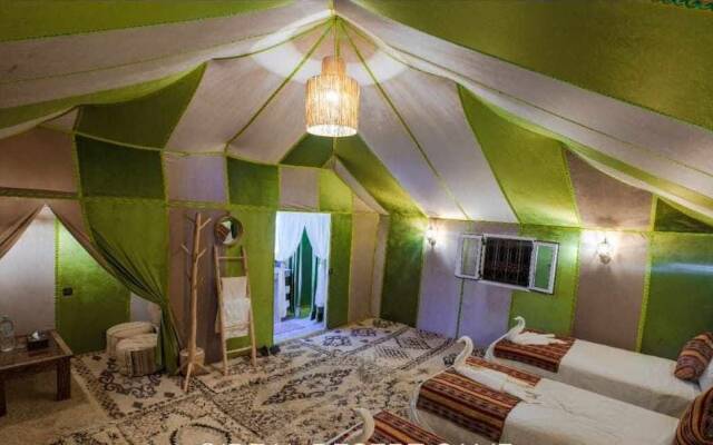 luxury camp jumeirah resort