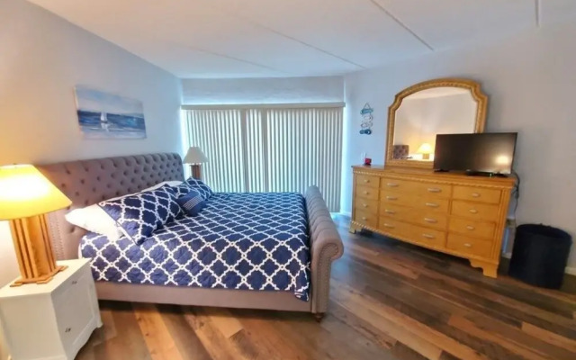 Island House G234 2 Bedroom Condo by Redawning