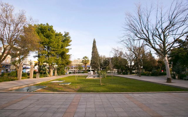 Spacious Apartment Next To Metro - Marousi