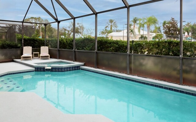 Mickey's Hide Away Screened-in Pool