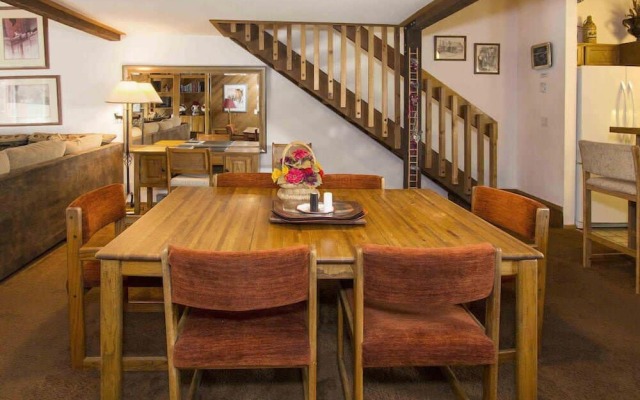 Snowcreek #059 - Near Shuttle & Activities