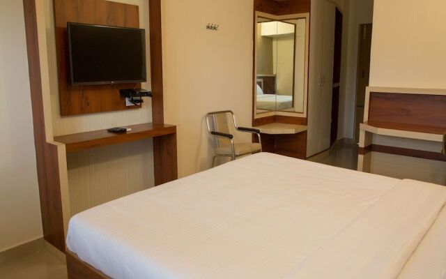 OYO 9248 Hotel Shrinidhi