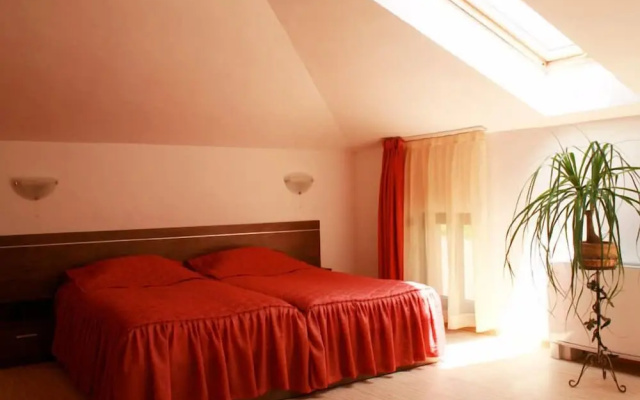 Alafrangite Hotel